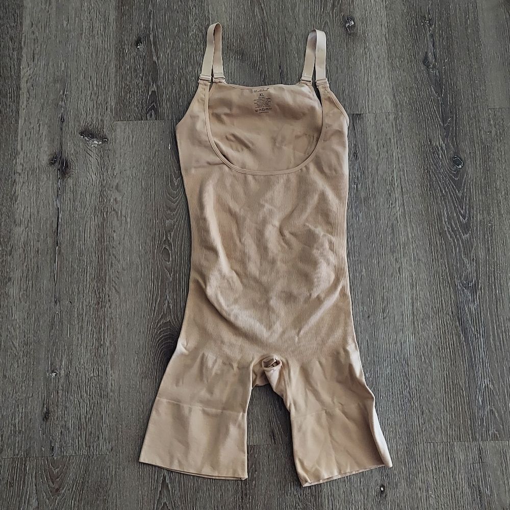 UnderWhere? Womens Classic Nude Bodysuit Mid Thigh W. Open Gusset XL